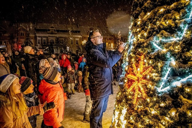 Rozświetlenie choinki na myślenickim rynku