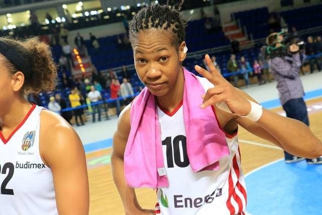 Czy Maurita Reid będzie miała więcej powodów do radości po rywalizacji o brązowy medal mistrzostw Polski koszykarek?