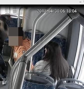 Kontroler biletów na pomoc poprosił kierowcę autobusu. Ten...