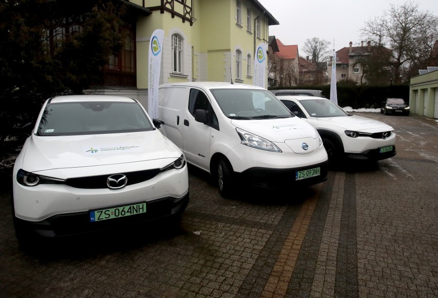 Samochody elektryczne dla Sejmiku Województwa i Urzędu Marszałkowskiego. Kupione dzięki dotacji WFOŚiGW [ZDJĘCIA]