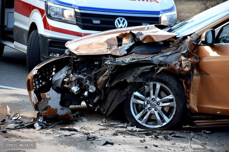 Wypadek dwóch aut na DK8. Droga Wrocław - Kłodzko była zablokowana 