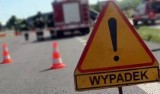 Zderzenie samochodu osobowego z ciężarowym na drodze krajowej w Piekarzewie. Dwie osoby trafiły do szpitala