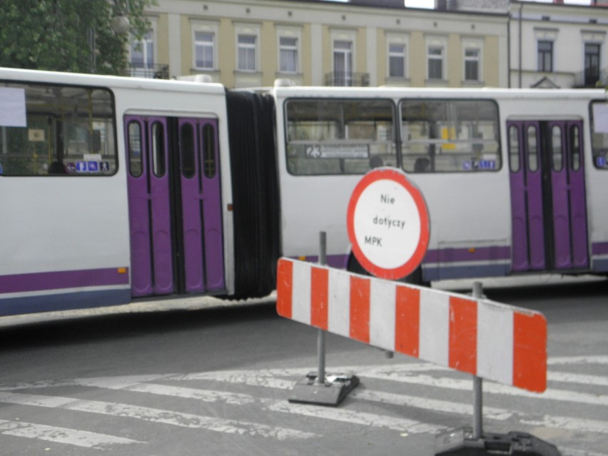 Utrudnienia ruchu w Częstochowie. Zamknięta I aleja NMP