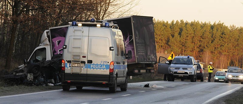 Natomiast 33-letniego kierowcę dostawczego iveco karetka...