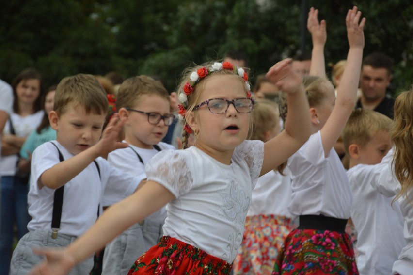 Proszowice. Zobacz występy przedszkolaków podczas Nocy Świętojańskiej