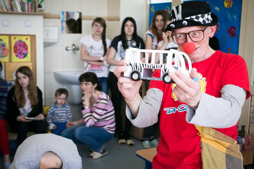 Fundacja "Dr Clown" przekaże zabawki na oddziały pediatryczne pięciu opolskich szpitali