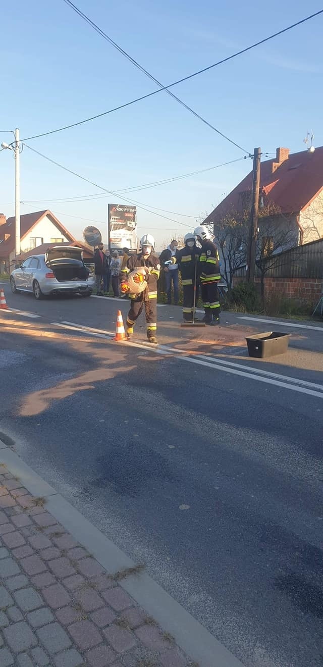 Czerniec. Zderzenie dwóch osobówek na głównej szosie w dolinie Dunajca