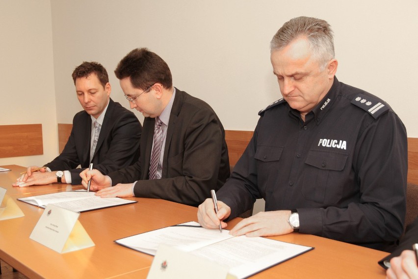 Kraków. Policja podpisała porozumienie z MPK. Ma być bezpieczniej