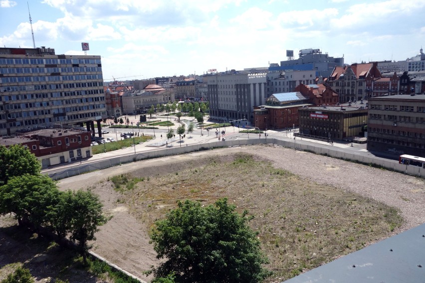 Tak wygląda teren, na którym jeszcze w 2019 roku stał Hotel...