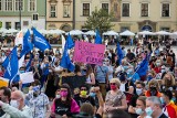 Kraków. Demonstracja na Rynku Głównym pod hasłem: "Nie dla legalizacji przemocy domowej!"