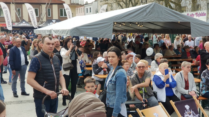 Majówka 2022. Tłumy na zlocie foodtrucków w Strzelcach Opolskich [ZOBACZ ZDJĘCIA]