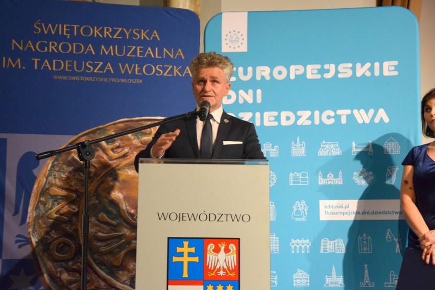Gratulacje składa senator Krzysztof Słoń