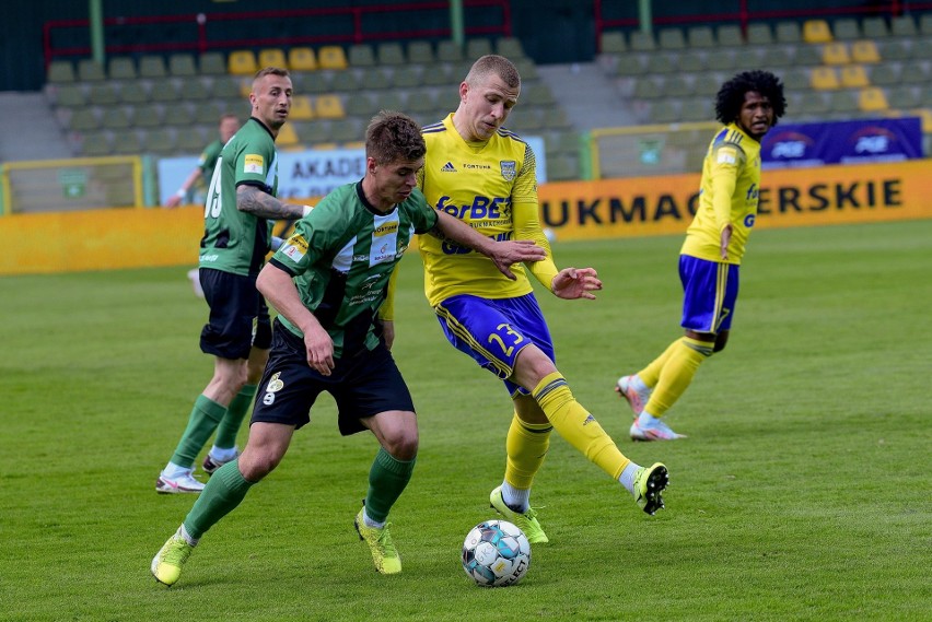 Fortuna 1. Liga. Arka Gdynia rozbiła GKS Bełchatów! Żółto-niebiescy byli skuteczni w drugiej połowie. 8.05.2021