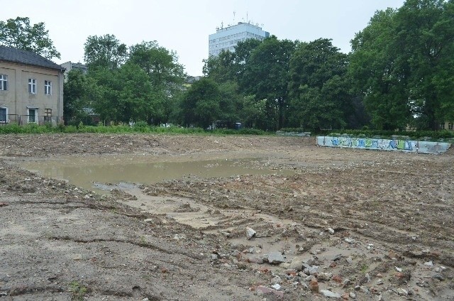 Dawny basen "Olimpia" w Łodzi zamienia się w biurowiec. Będzie w nim pracować 800 informatyków 
