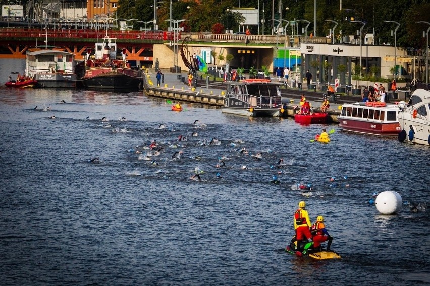 Triathlon w Szczecinie 2019. Czy woda w Odrze jest bezpieczna dla zawodników triathlonu?