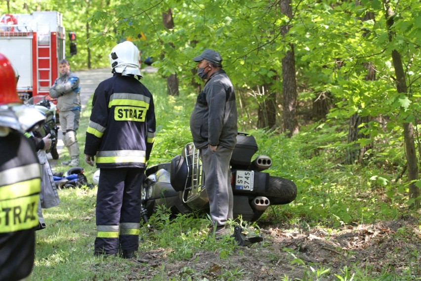 Wypadek w Furmanach - ranne dwie osoby jadące motocyklem (ZDJĘCIA) 