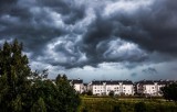 Burze z gradem przejdą nad Wrocławiem. Ostrzeżenie meteo [GDZIE JEST BURZA?]