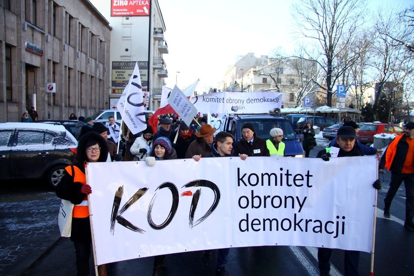 Marsz KOD w Lublinie. To protest przeciw inwigilacji (ZDJĘCIA)