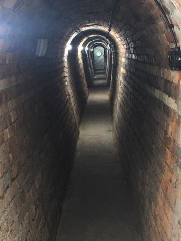 Tunele pod wzgórzem zamkowym w Oświęcimiu są już po remoncie, ale na zwiedzanie trzeba będzie jeszcze zaczekać [ZDJĘCIA]