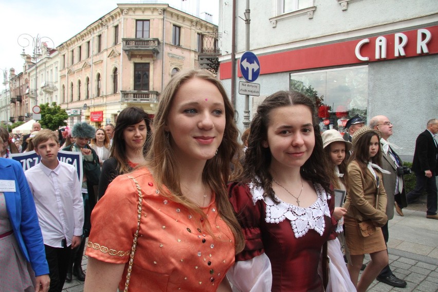 200 uczniów z 52 szkół sienkiewiczowskich przyjechało do Kielc