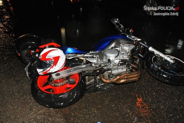 Wypadek w Jastrzębiu: Dwie ranne osoby w szpitalu po zderzeniu motocyklisty z samochodem osobowym