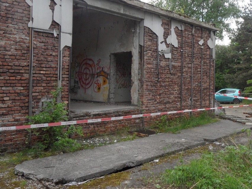 Utonięcie dziecka w Sosnowcu: Miasto zasypie zbiornik [ZDJĘCIA]