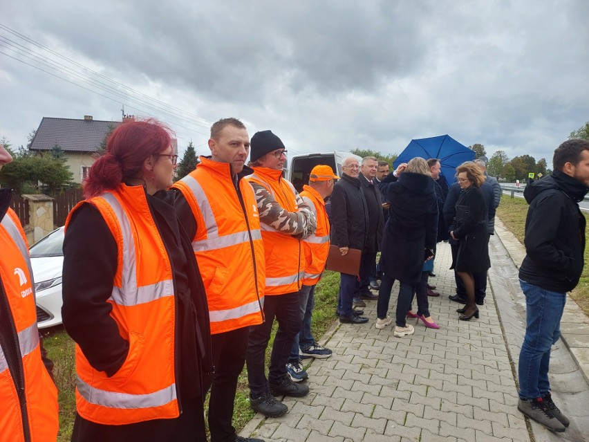 Będzie duża obwodnica Ostrowca Świętokrzyskiego. W Jacentowie, minister infrastruktury Andrzej Adamczyk, podpisał program inwestycji 