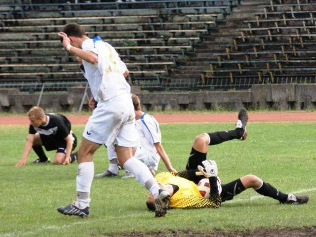 Mielczanie punktują aż miło. Bramkowy bilans 73-10 pokazuje ich przewagę w lidze.