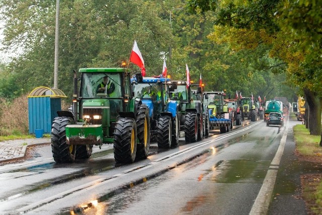 Niedawny protest na krajowej „piątce”. Rolnicy starali się zminimalizować utrudnienia, ale uniknąć się ich nie dało.