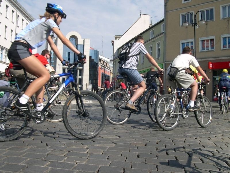 "Masa Krytyczna" - rowerzyści na ulicach Opola.