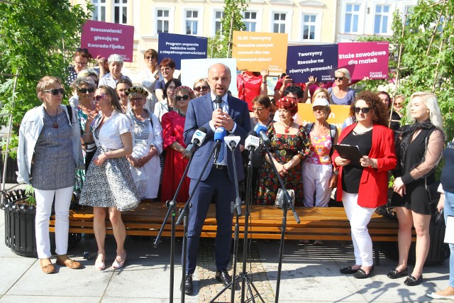 W ostatnich dniach kampanii wyborczej Konrada Fijołka wsparły kobiety.