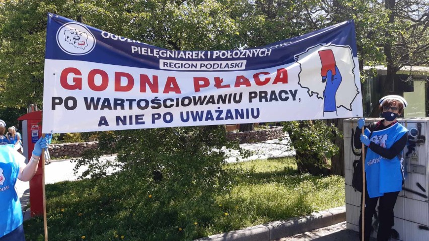 Pielęgniarki z Podlasia na proteście w Warszawie (12.05.2021...