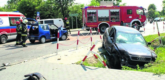 Wypadek w Jordanowie! Zmarła ciężko ranna pasażerka fiata