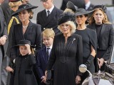 Stanowcza reakcja Camilli na pogrzebie Elżbiety II. Kogo strofowała królowa małżonka?