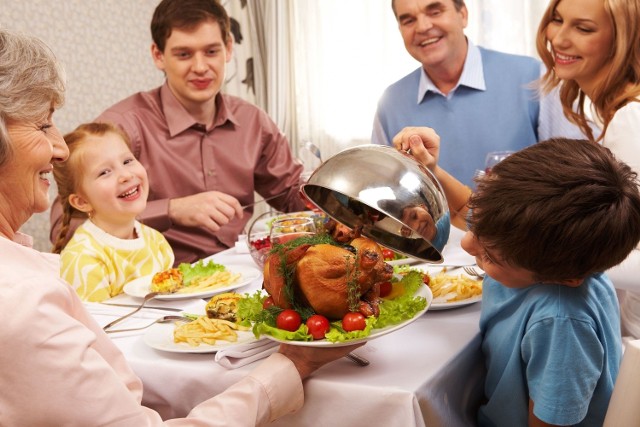Po rodzinnym uroczystym obiedzie z gęsią lub kaczką w roli głównej - 11 listopada - na deser Wielkopolanie jedzą rogale.