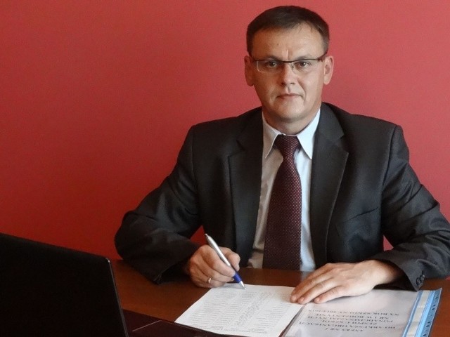 Dariusz Kasprowicz jest nowym dyrektorem Zespołu Szkół Ponadgimnazjalnych numer 5 w Bodzentynie. W placówce tej pracuje od 1996 roku.