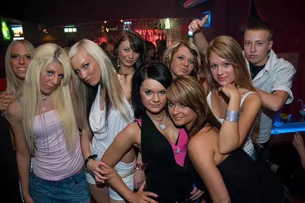 Jesteście ciekawi, jak wyglądały imprezy w koszalińskich klubach 10 lat temu? A może pamiętacie te czasy? Zobaczcie wyjątkową fotogalerię z imprez w klubach w Koszalinie w latach 2008-2010!