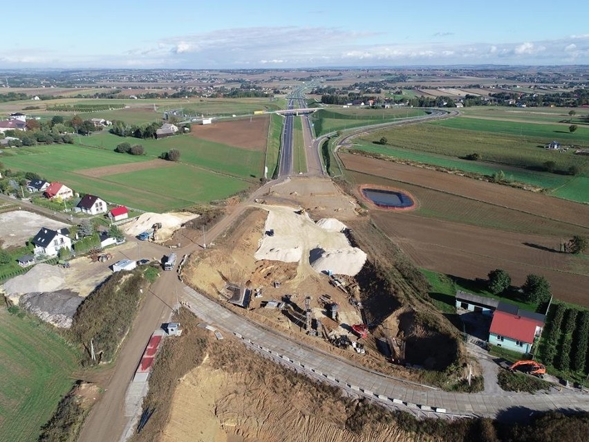 Budowa S7 Widoma - Kraków. Na 18 kilometrach trasy powstają aż 42 obiekty inżynieryjne. Nowe zdjęcia