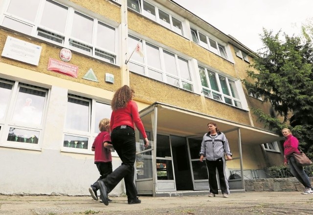 Zapewnienie bezpieczeństwa uczniom podstawówki przy ul. Grodzkiej w kolejnym roku szkolnym będzie zadaniem nowej dyrekcji