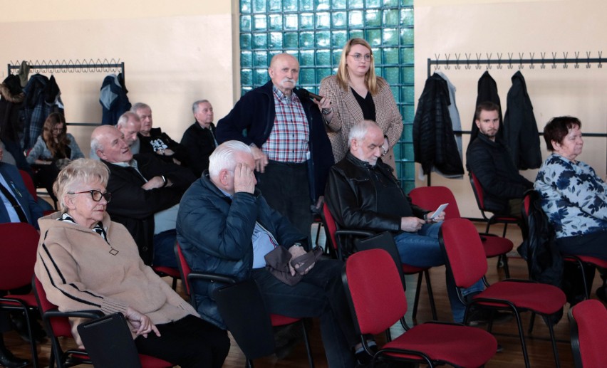 Spotkanie mieszkańców Strzemięcina z Maciejem Glamowskim,...