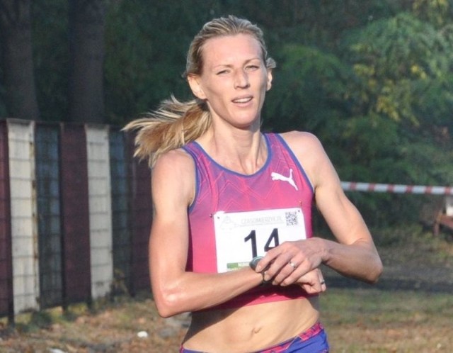 Wioletta Frankiewicz najpierw triumfowała w biegu open kobiet na 10 km...