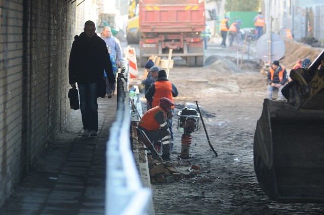 Remont wiaduktu kolejowego na ulicy Batorego trwał 1,5 roku. Pierwsze samochody przejechały tędy 20 grudnia