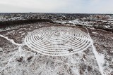 Land art na górkach czechowskich w zimowej odsłonie (ZDJĘCIA Z DRONA) 