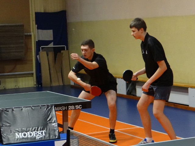 Dla tenisistów UMLKS Radomsko to był pracowity weekend. W sobotę i niedzielę podopieczni Jacka Kawki grali w III i w V lidze
