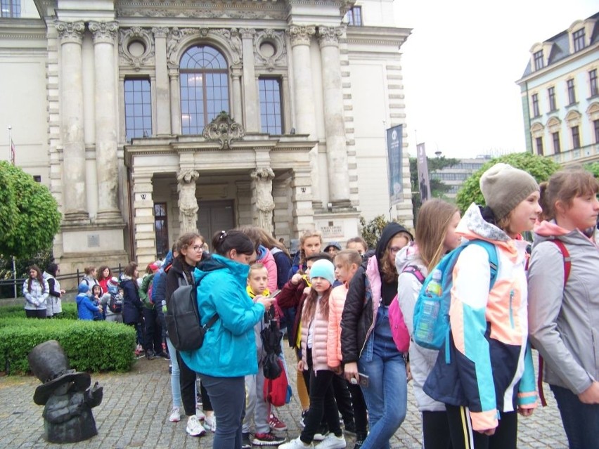 Uczniowie Szkoły Podstawowej w Młodzawach poznawali kulturę na wycieczce we Wrocławiu [ZDJĘCIA]