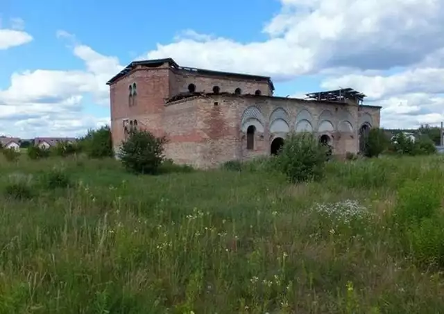 Skorupy. Ul. Pomorska. W miejscu budującej się szkoł koranicznej mogą powstać domy