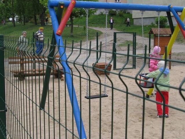 W Miastku jest kilka placów zabaw dla dzieci. Swojego miejsca teraz domagają się również osoby starsze. 
