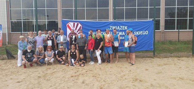 Nauczyciele grali na siatkarskiej plaży w Radomiu.