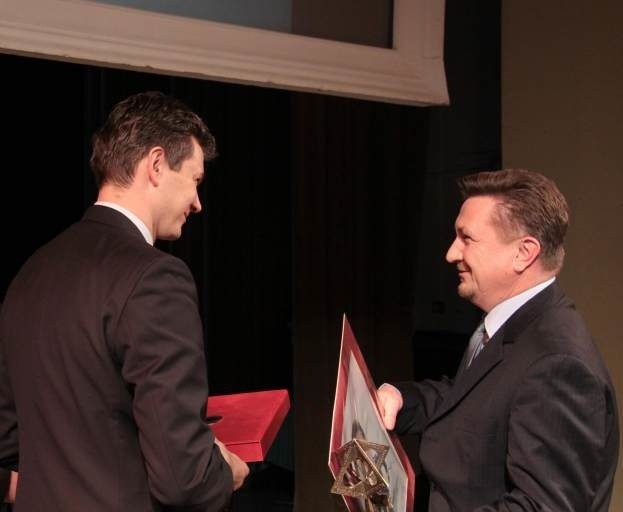 Świętokrzyską Nagrodę Jakości w kategorii dużych przedsiębiorstw usługowych odebrał z rąk marszałka Adama Jarubasa prezes zarządu Zdzisław Wojtycha.