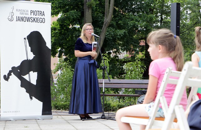 W grudziądzkim Parku im. Piotra Janowskiego wystąpili: Joanna Maklakiewicz - fortepian - żona, Marek Bugajski – altówka - przyjaciel, Pamela Howland – fortepian - studentka z Eastman School of Music w Rochester  z lat 80 tych.